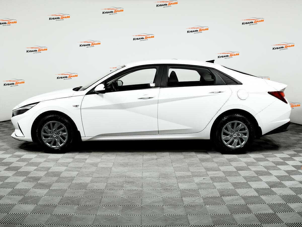 Hyundai Elantra 2022 года с пробегом. Фото: #7