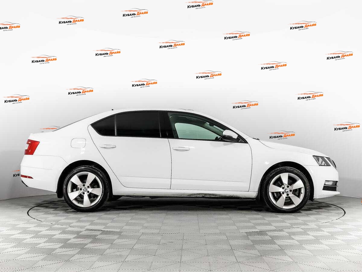 Skoda Octavia 2018 года с пробегом. Фото: #3