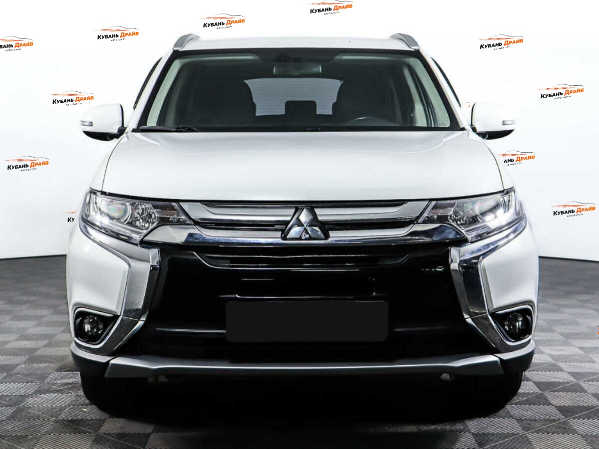 Mitsubishi Outlander 2018 года с пробегом. Фото: #1