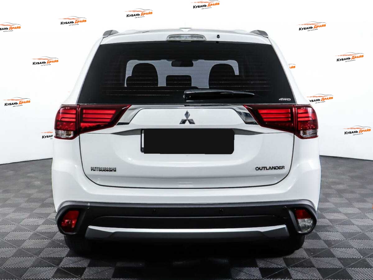 Mitsubishi Outlander 2018 года с пробегом. Фото: #5