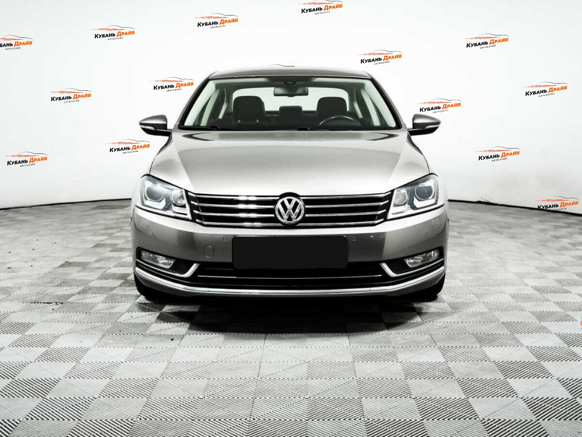 Volkswagen Passat 2012 года с пробегом. Фото: #1
