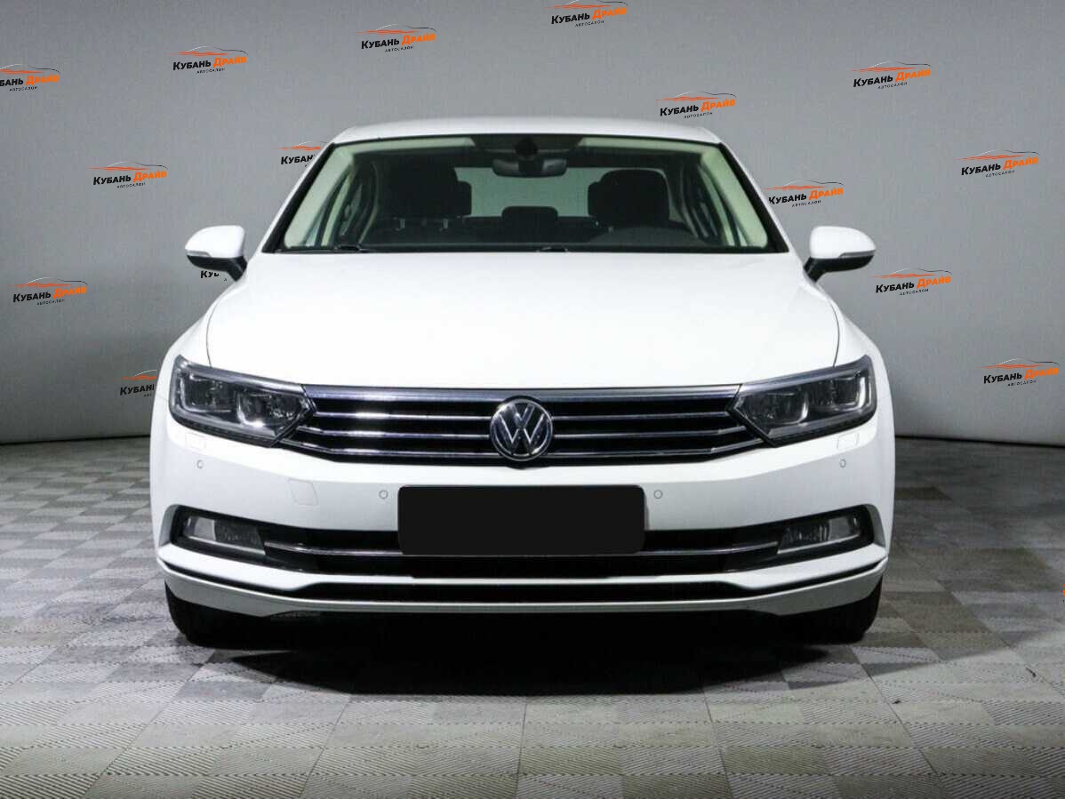 Volkswagen Passat 2019 года с пробегом. Фото: #1