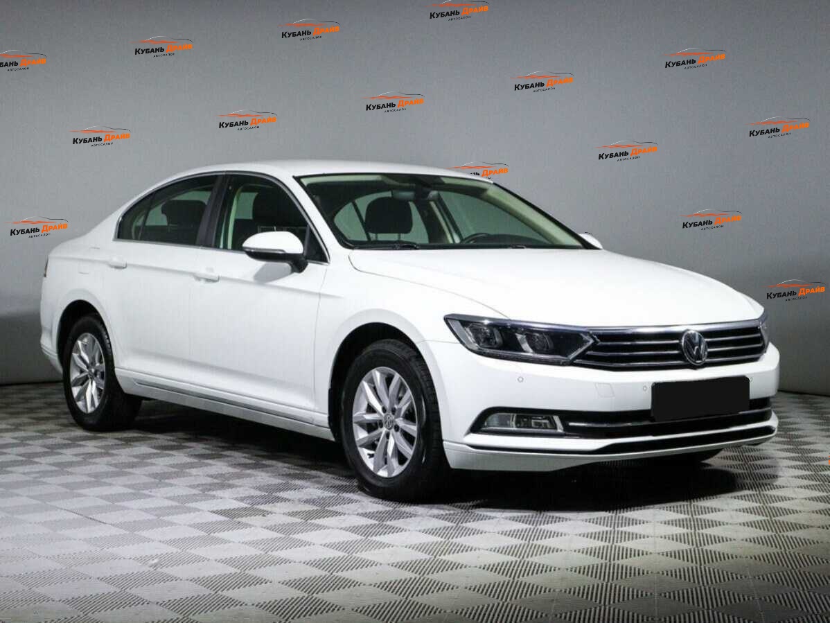 Volkswagen Passat 2019 года с пробегом. Фото: #2