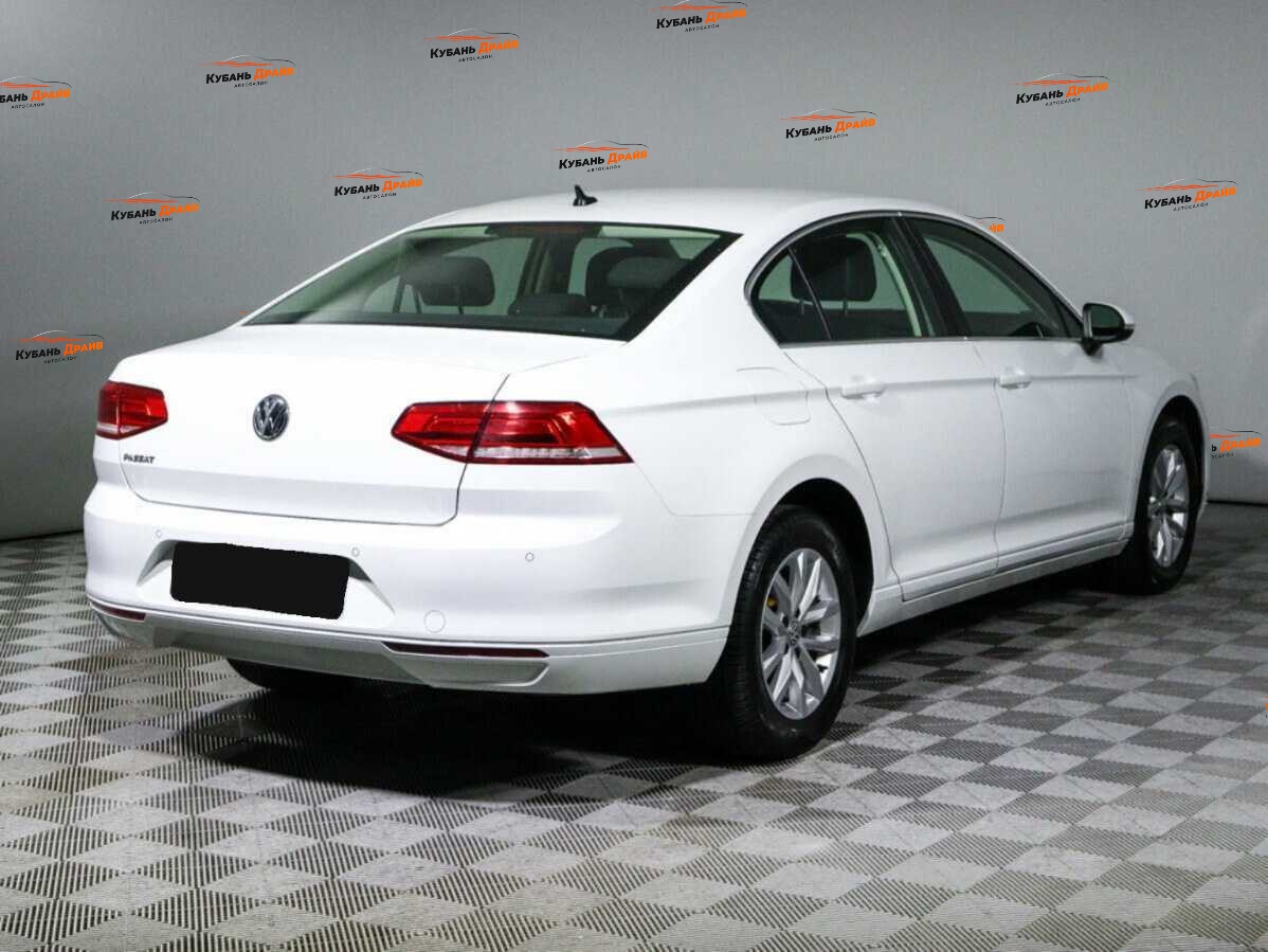Volkswagen Passat 2019 года с пробегом. Фото: #3