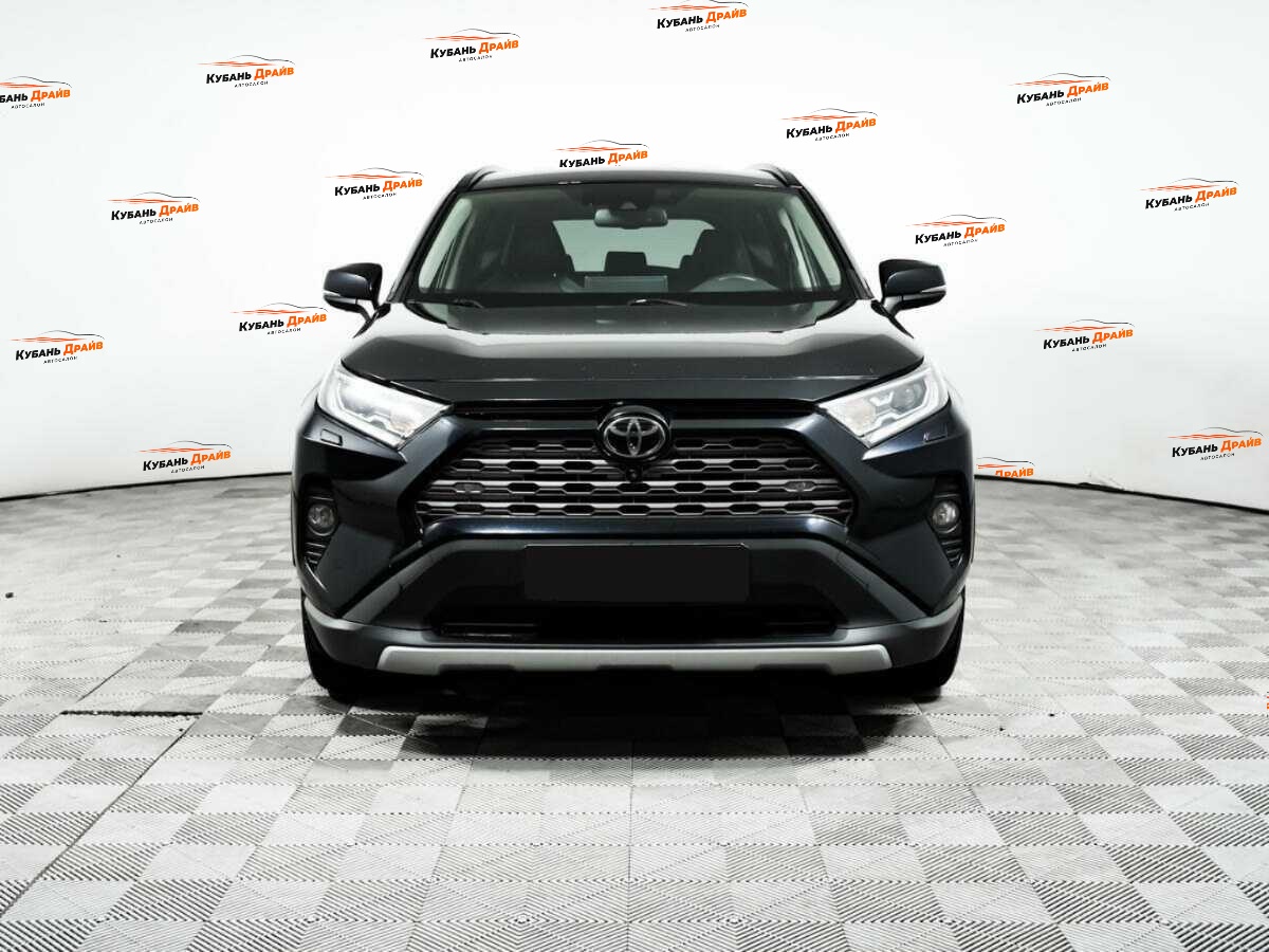 Toyota RAV4 2020 года с пробегом. Фото: #1