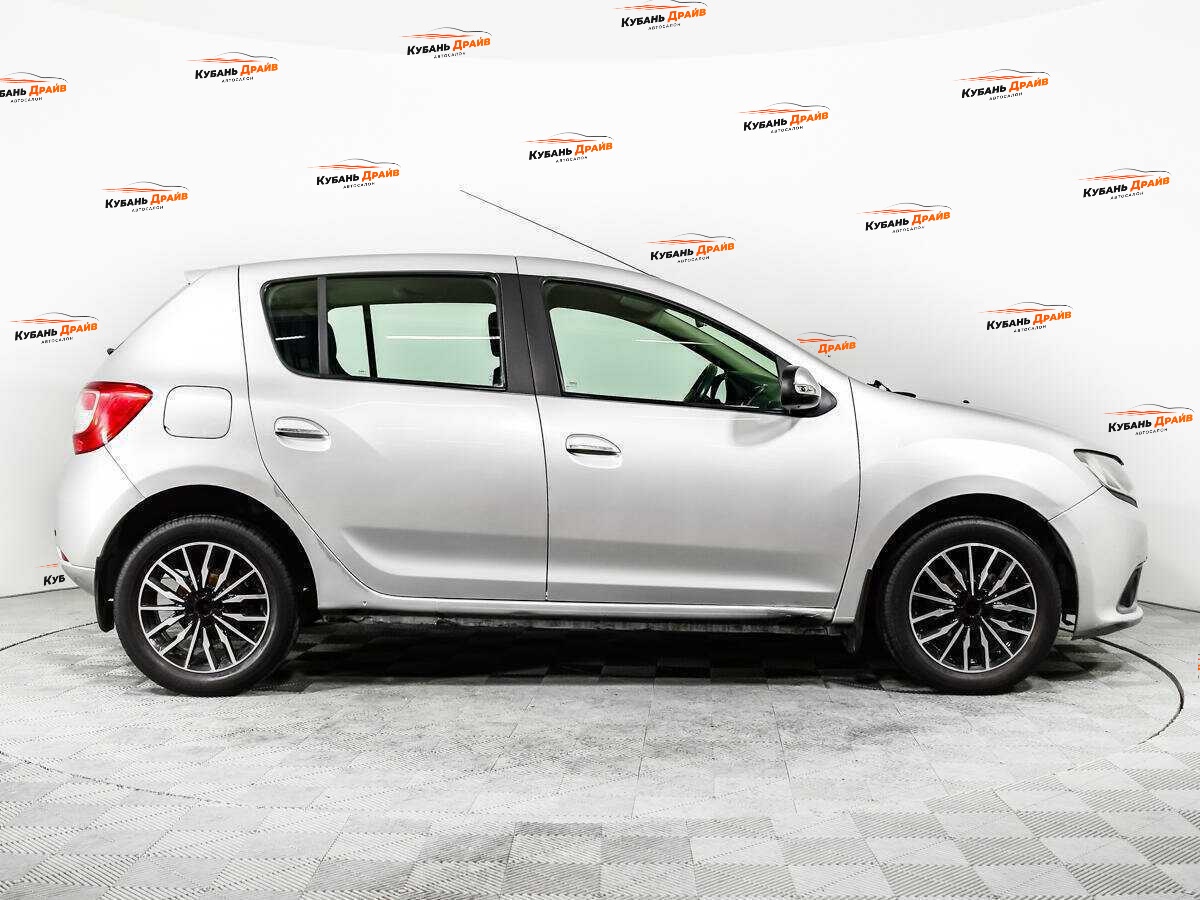 Renault Sandero 2015 года с пробегом. Фото: #3