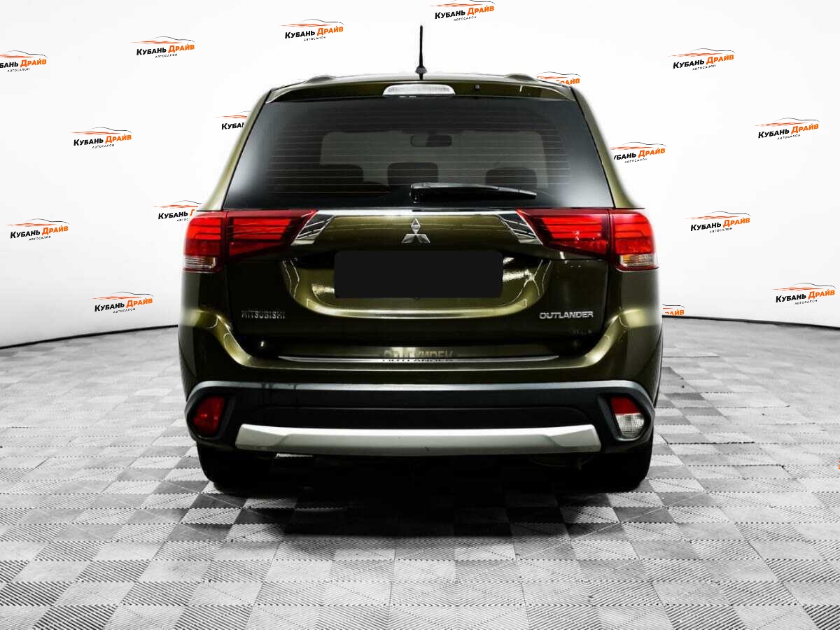 Mitsubishi Outlander 2016 года с пробегом. Фото: #4