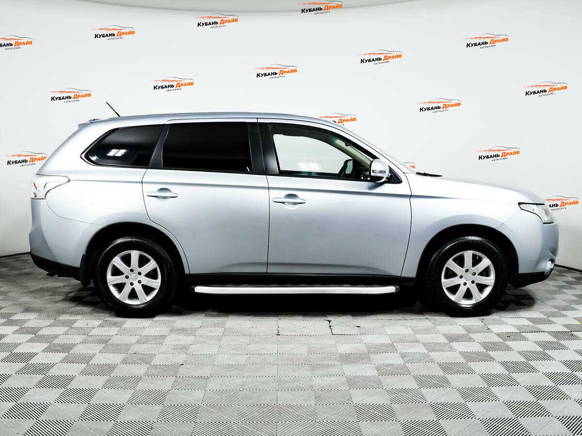 Mitsubishi Outlander 2013 года с пробегом. Фото: #3