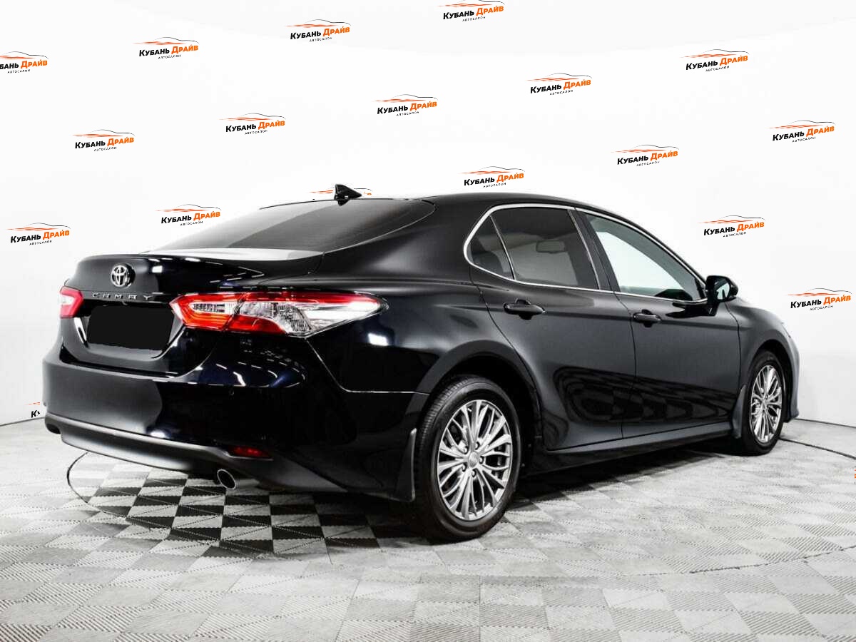 Toyota Camry 2021 года с пробегом. Фото: #4