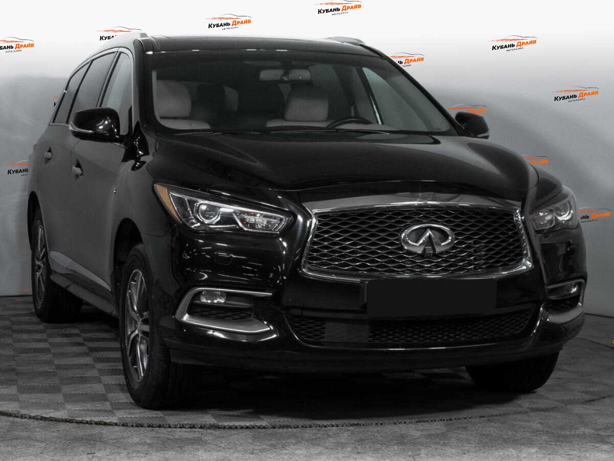 Infiniti QX60 2016 года с пробегом. Фото: #2