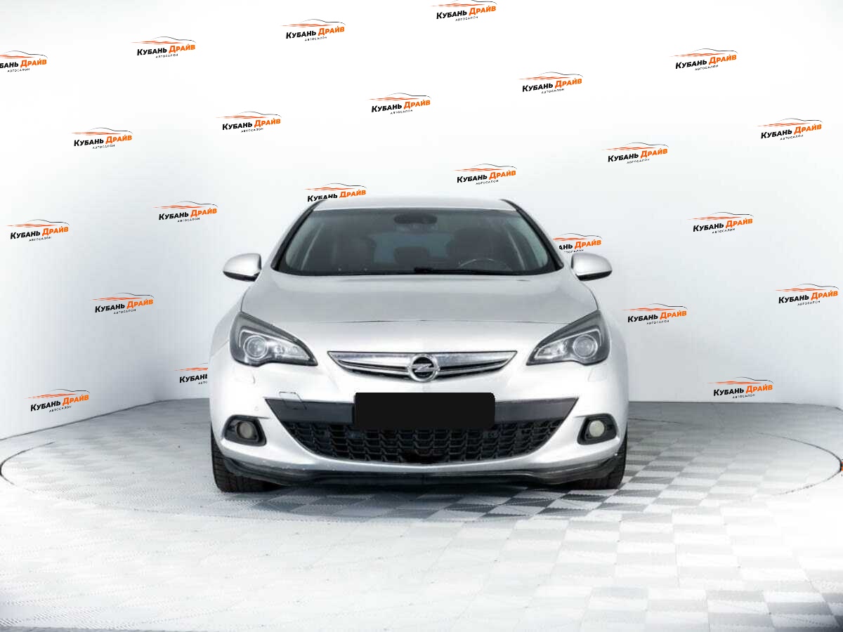 Opel Astra 2012 года с пробегом. Фото: #1