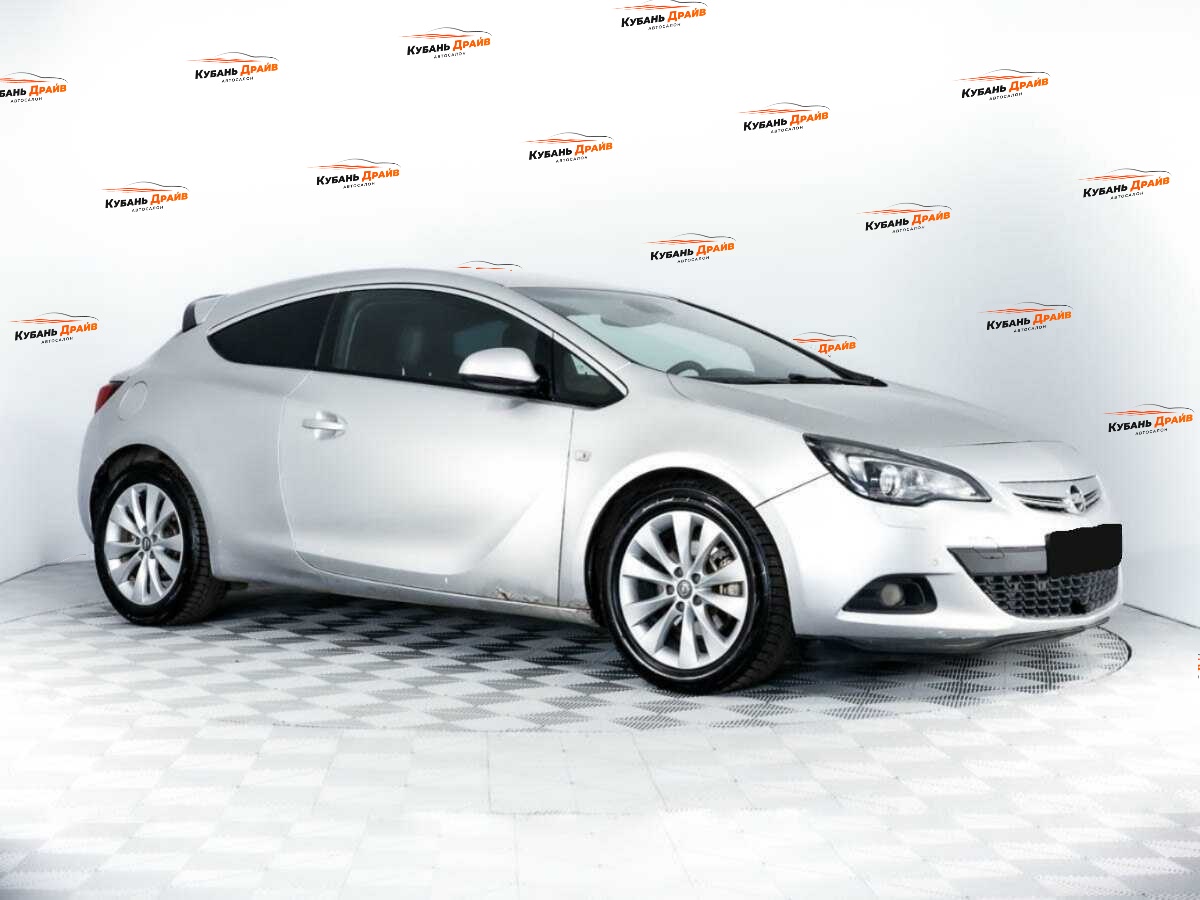 Opel Astra 2012 года с пробегом. Фото: #2