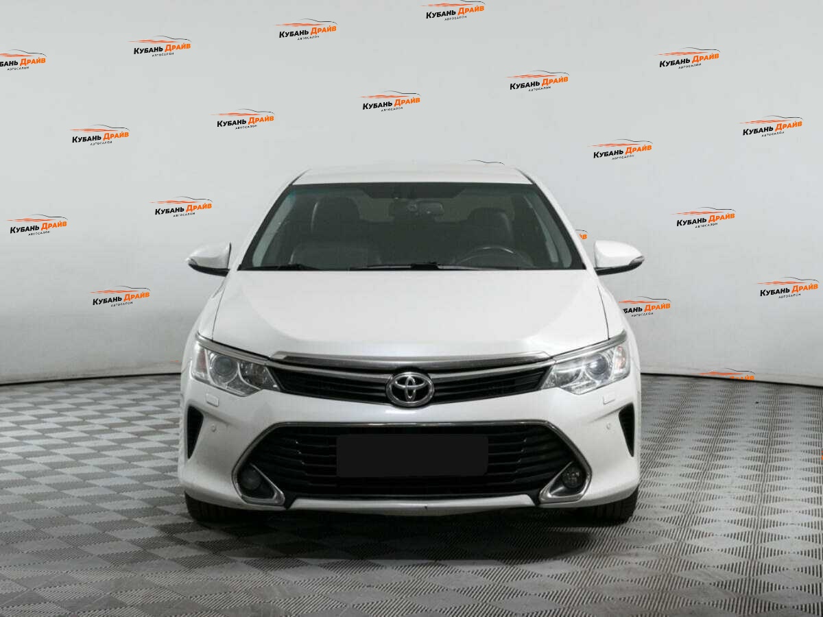 Toyota Camry 2017 года с пробегом. Фото: #1