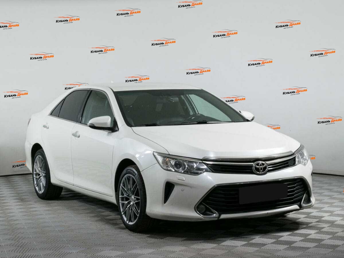 Toyota Camry 2017 года с пробегом. Фото: #2
