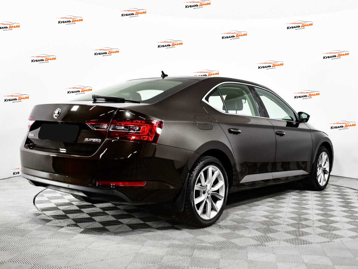 Skoda Superb 2016 года с пробегом. Фото: #4