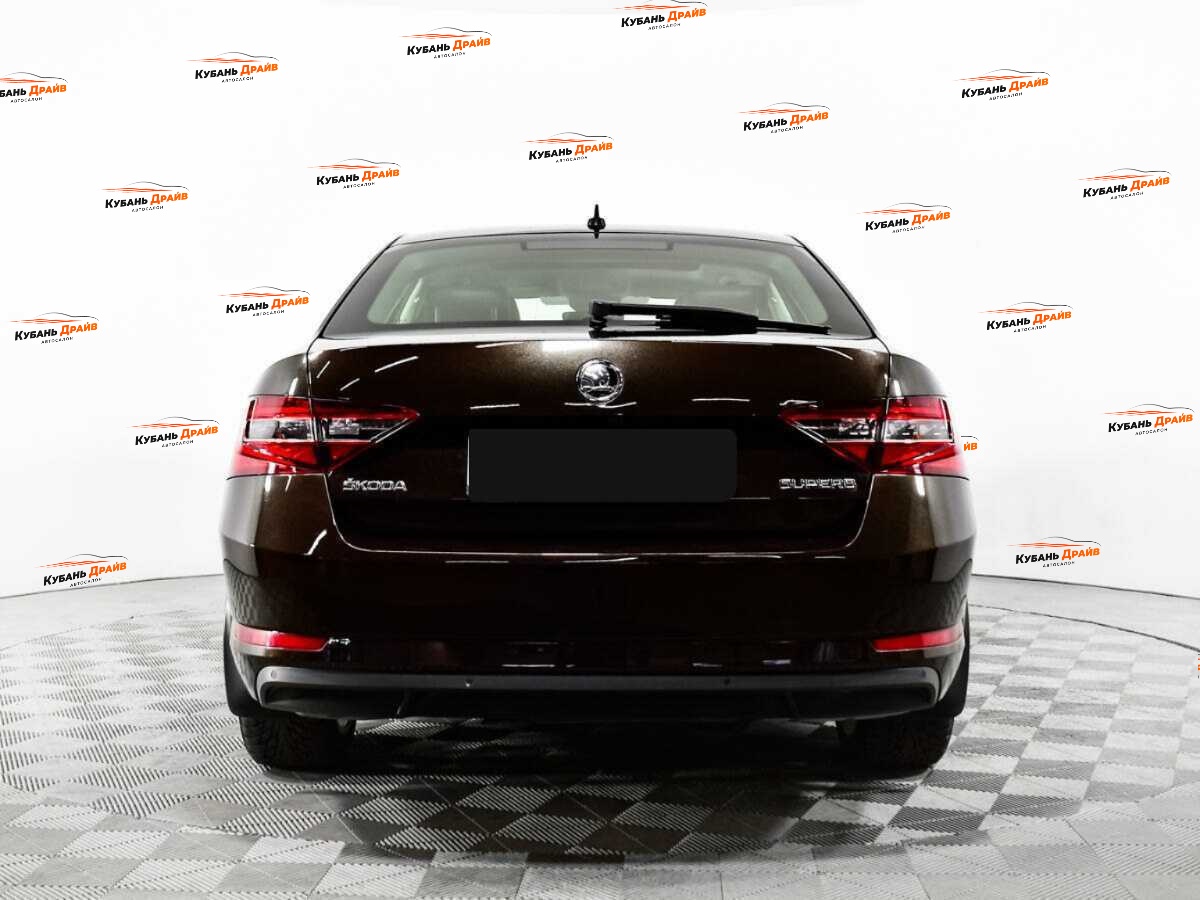 Skoda Superb 2016 года с пробегом. Фото: #5