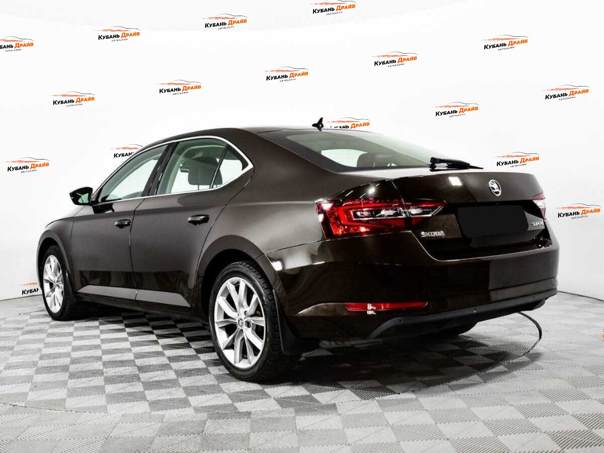 Skoda Superb 2016 года с пробегом. Фото: #6