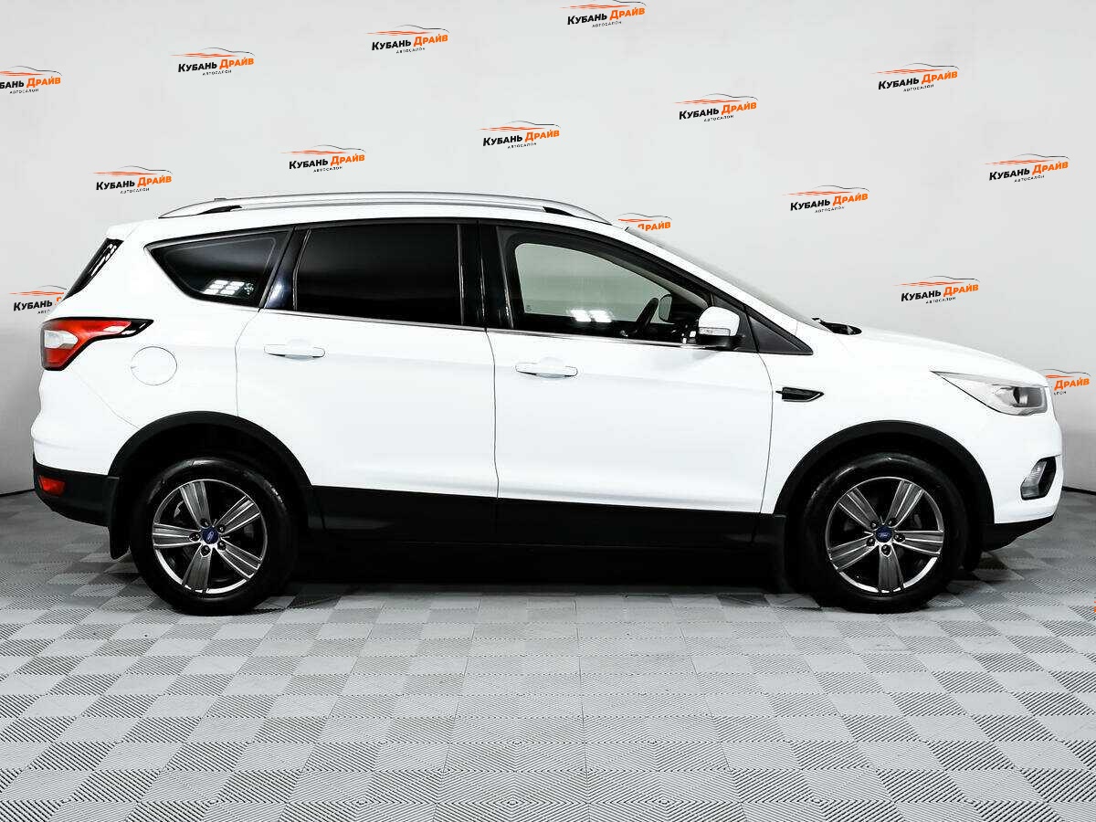 Ford Kuga 2019 года с пробегом. Фото: #3