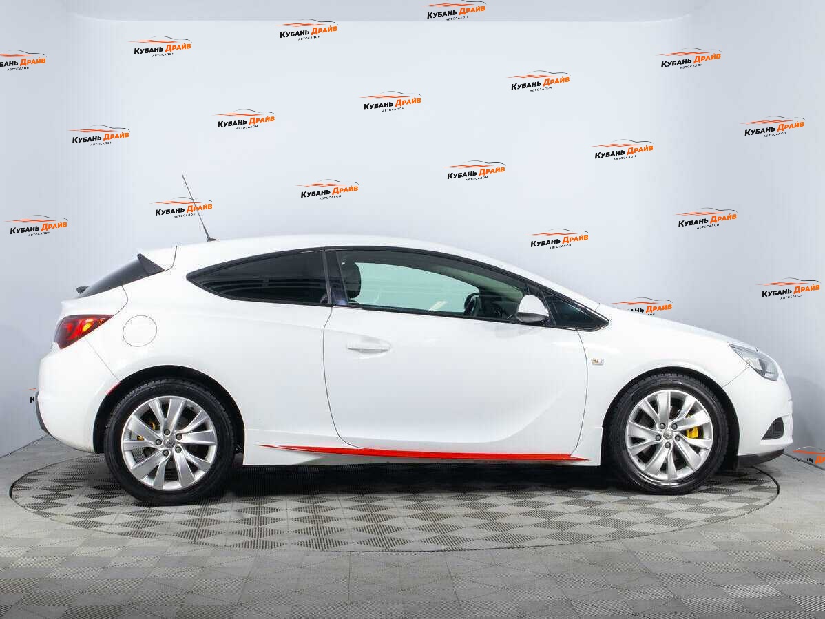 Opel Astra 2014 года с пробегом. Фото: #3