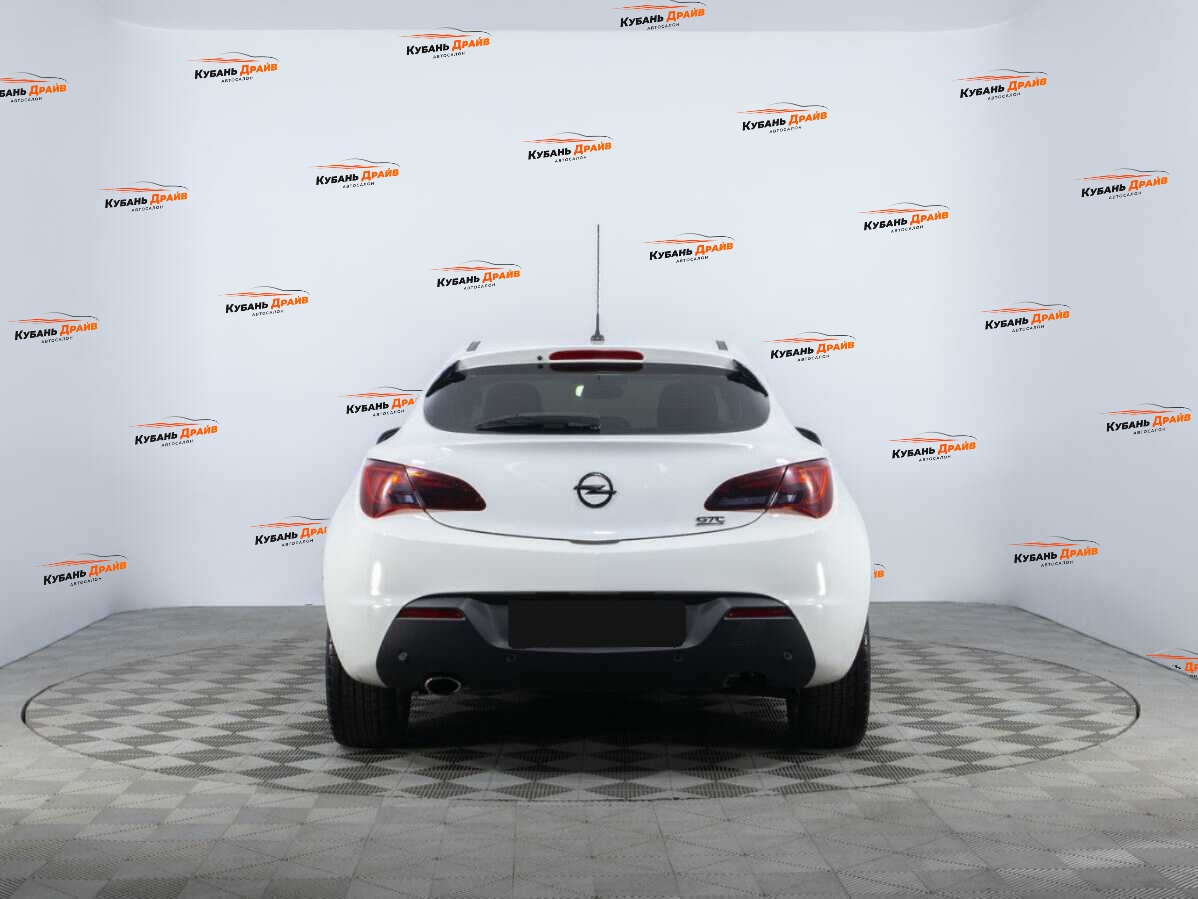 Opel Astra 2014 года с пробегом. Фото: #5