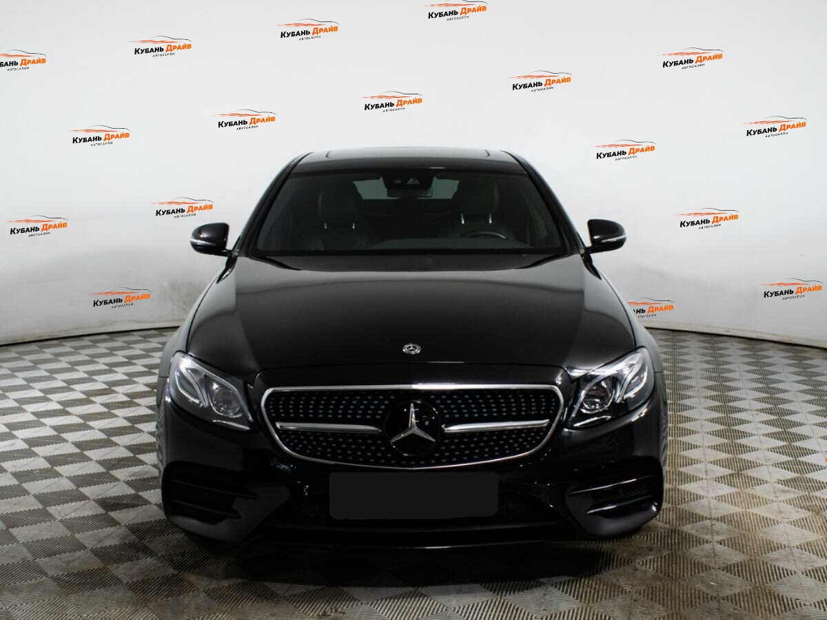 Mercedes-Benz E-Класс 2017 года с пробегом. Фото: #1