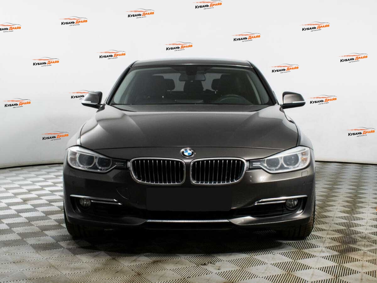 BMW 3 серии 2013 года с пробегом. Фото: #1