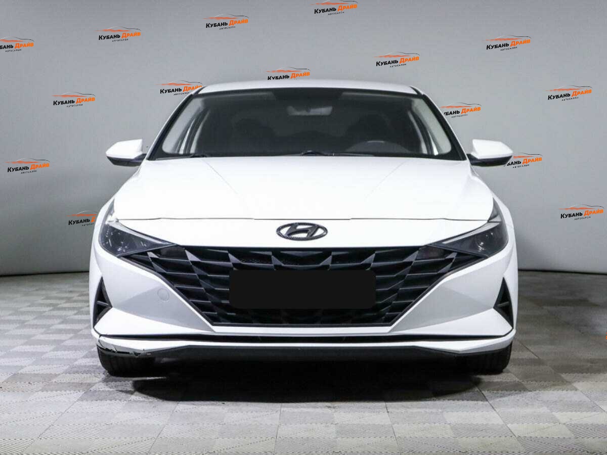 Hyundai Elantra 2021 года с пробегом. Фото: #1