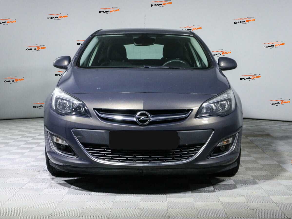 Opel Astra 2012 года с пробегом. Фото: #1