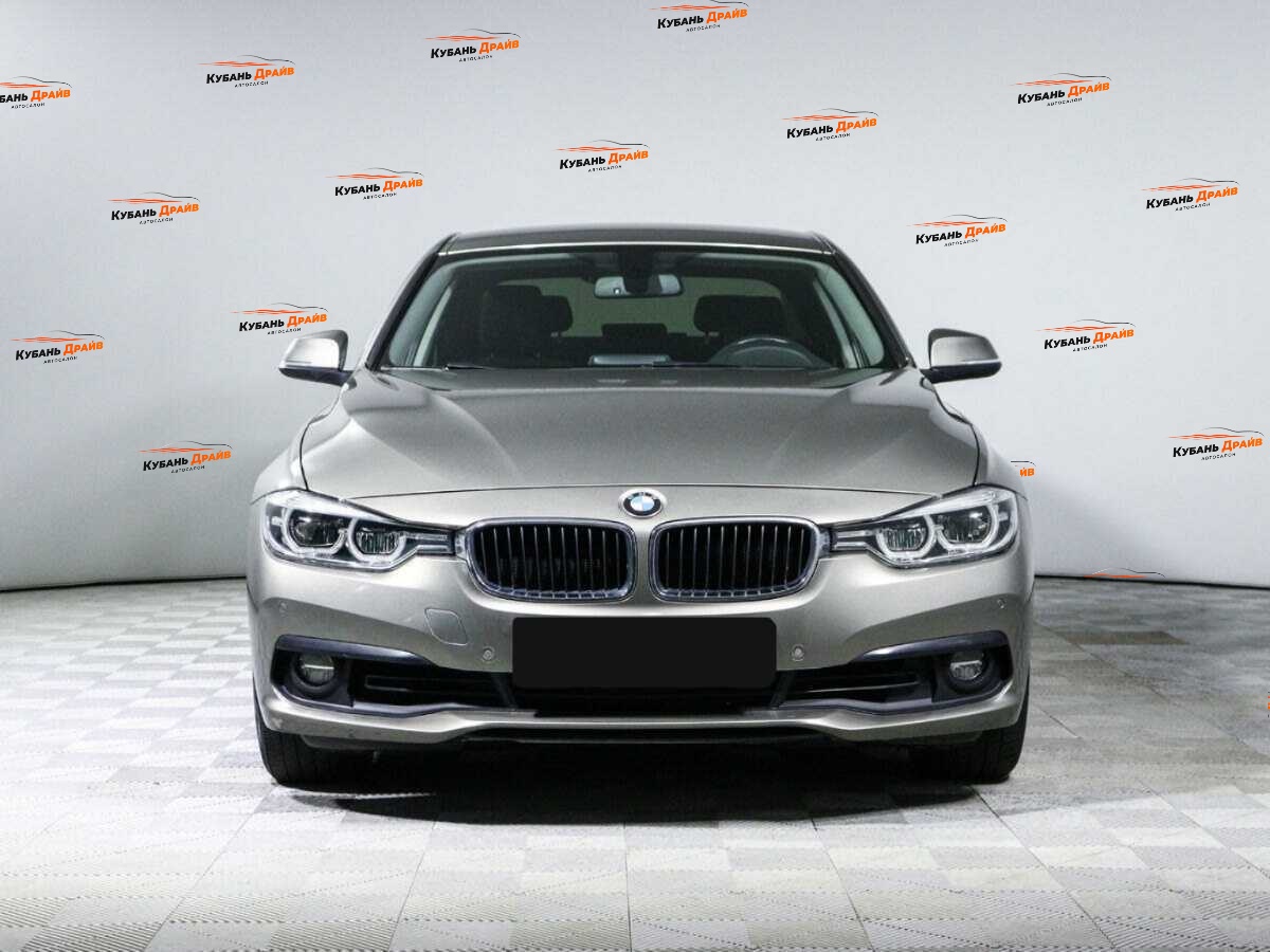 BMW 3 серии 2017 года с пробегом. Фото: #1