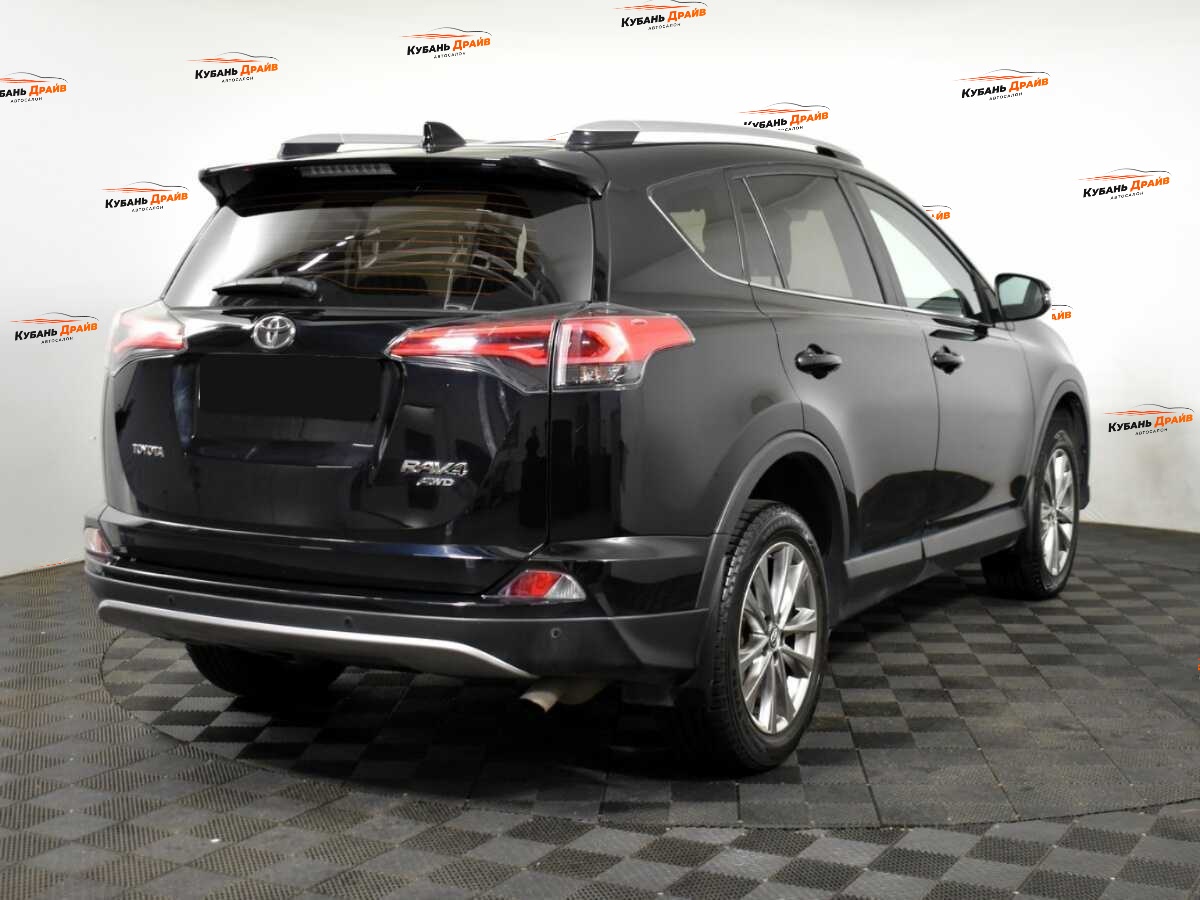Toyota RAV4 2018 года с пробегом. Фото: #3