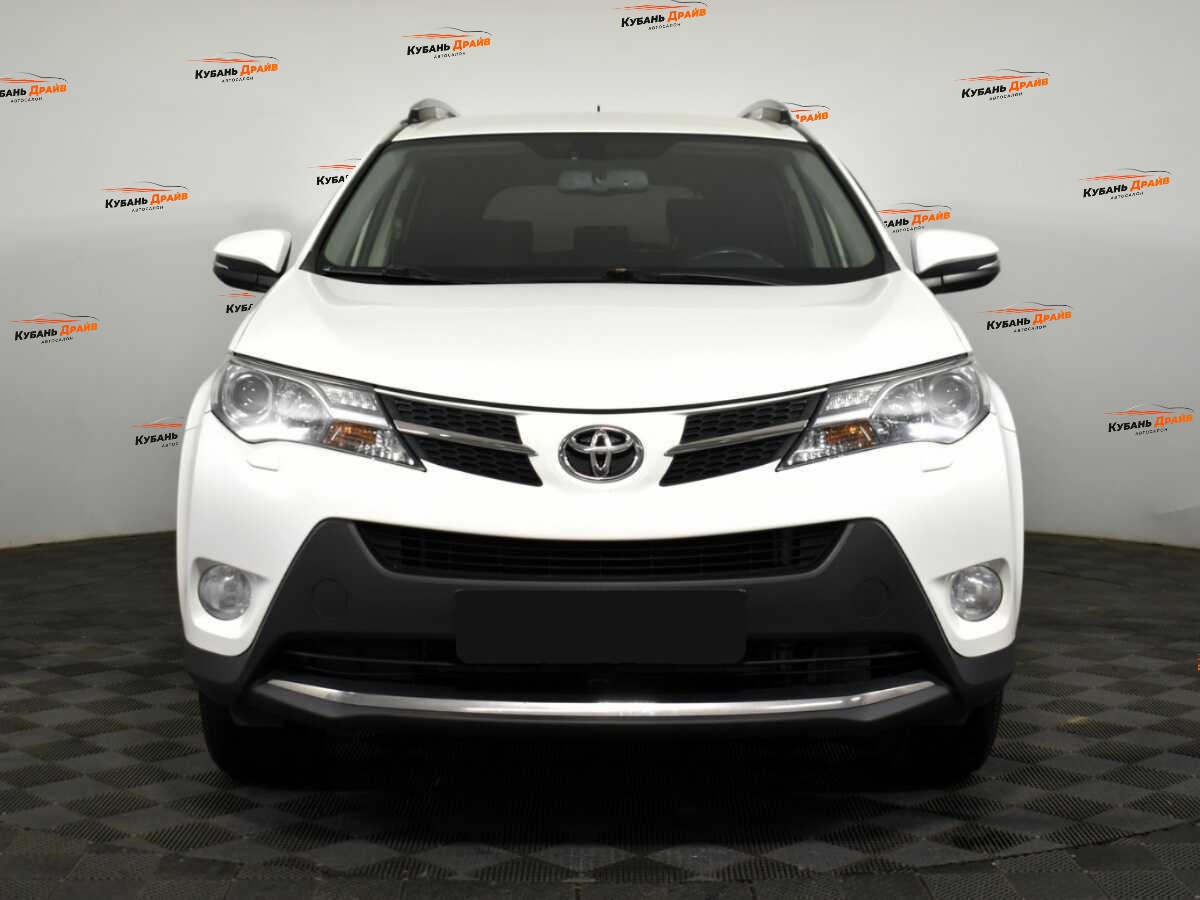 Toyota RAV4 2015 года с пробегом. Фото: #1