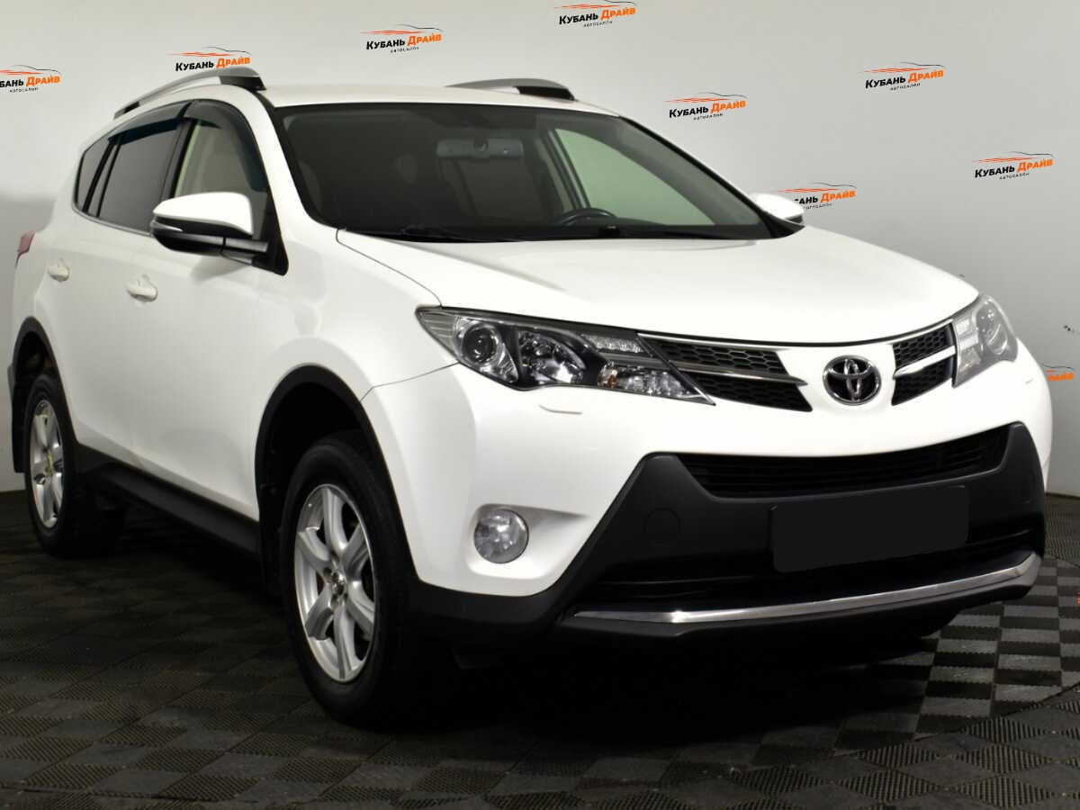 Toyota RAV4 2015 года с пробегом. Фото: #2