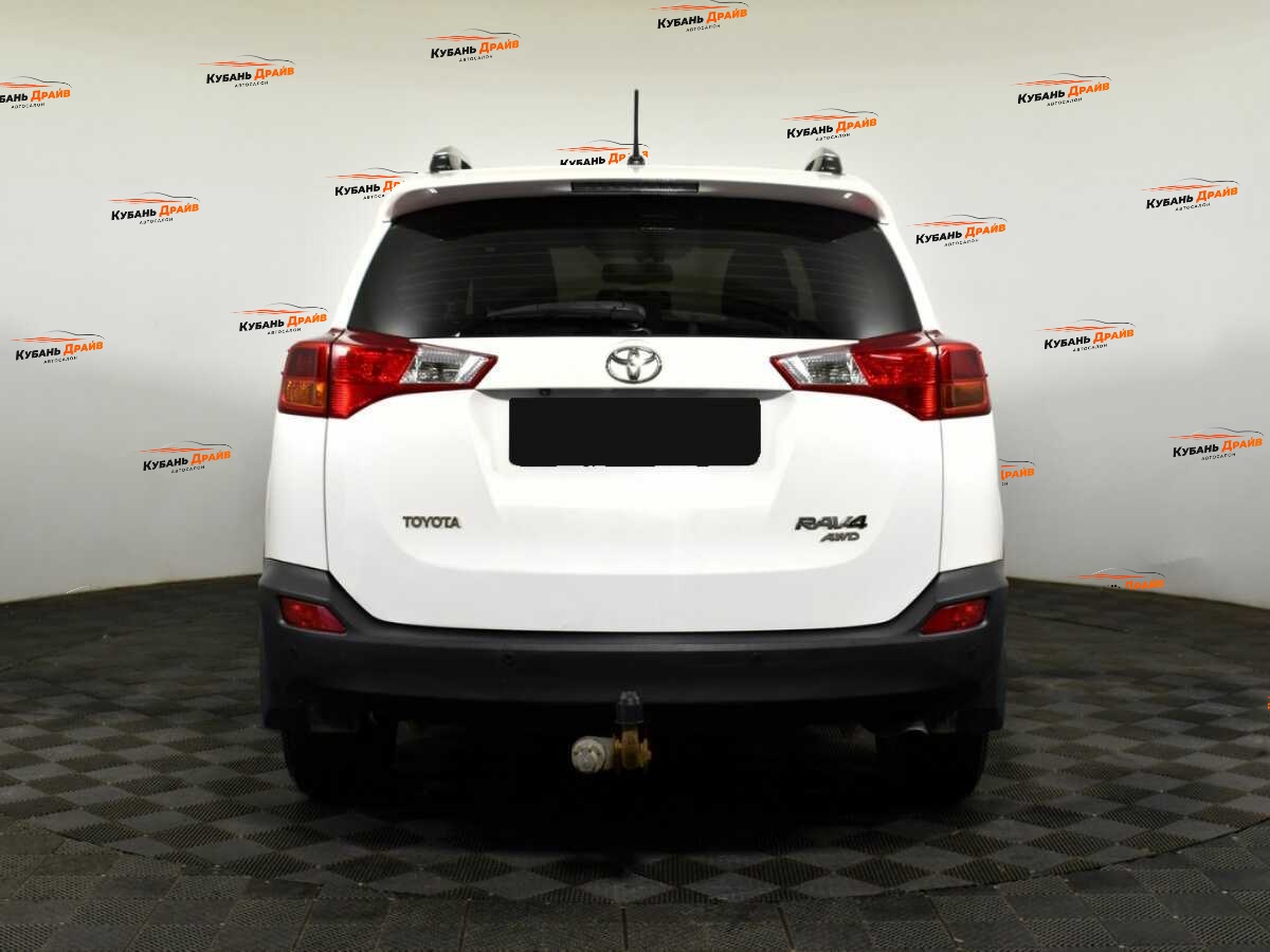 Toyota RAV4 2015 года с пробегом. Фото: #4