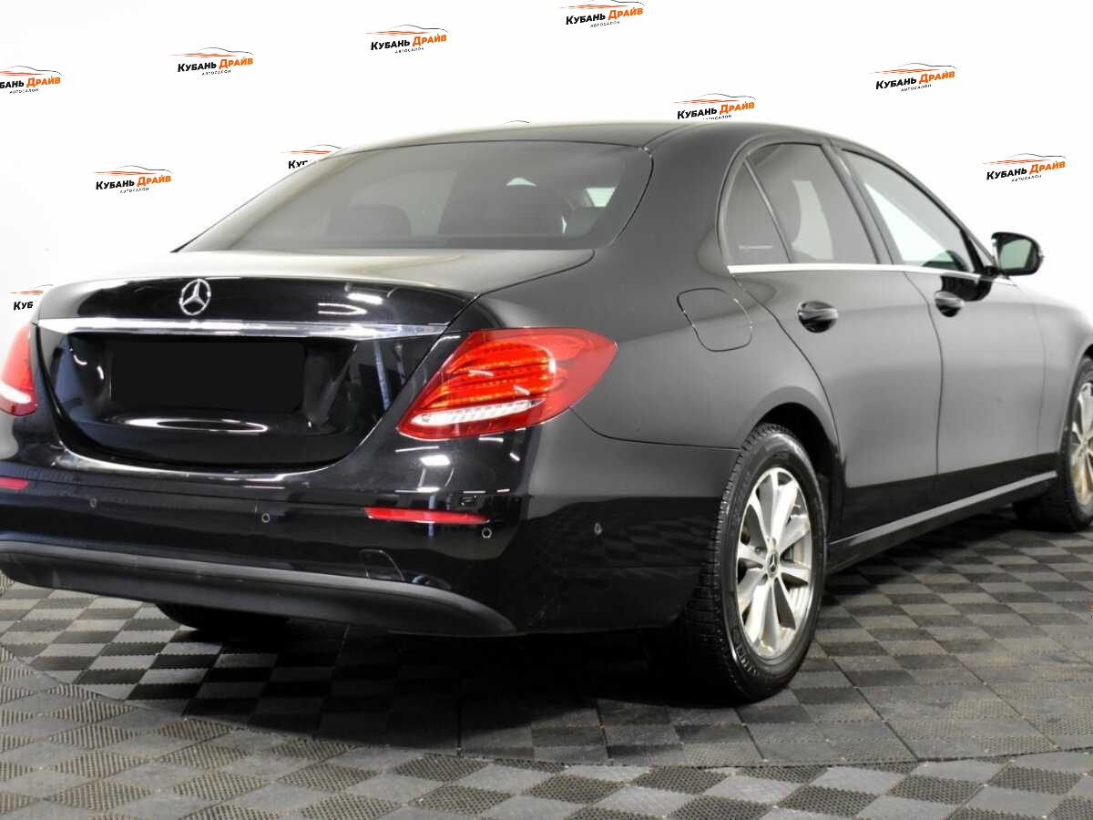 Mercedes-Benz E-Класс 2018 года с пробегом. Фото: #2