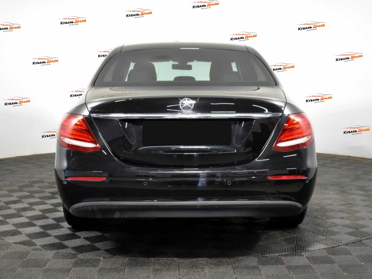 Mercedes-Benz E-Класс 2018 года с пробегом. Фото: #3