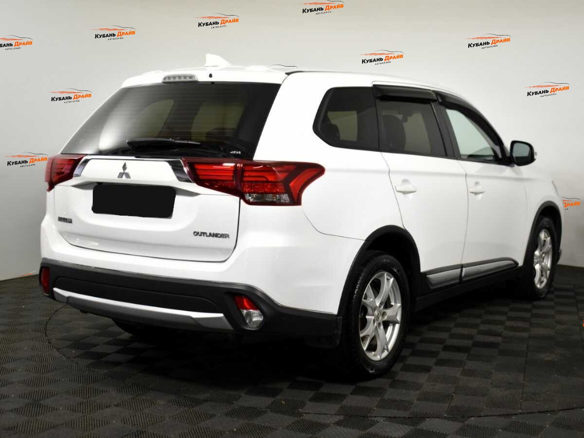 Mitsubishi Outlander 2017 года с пробегом. Фото: #3