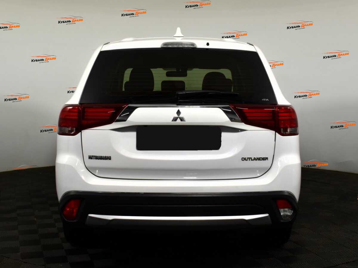 Mitsubishi Outlander 2017 года с пробегом. Фото: #4