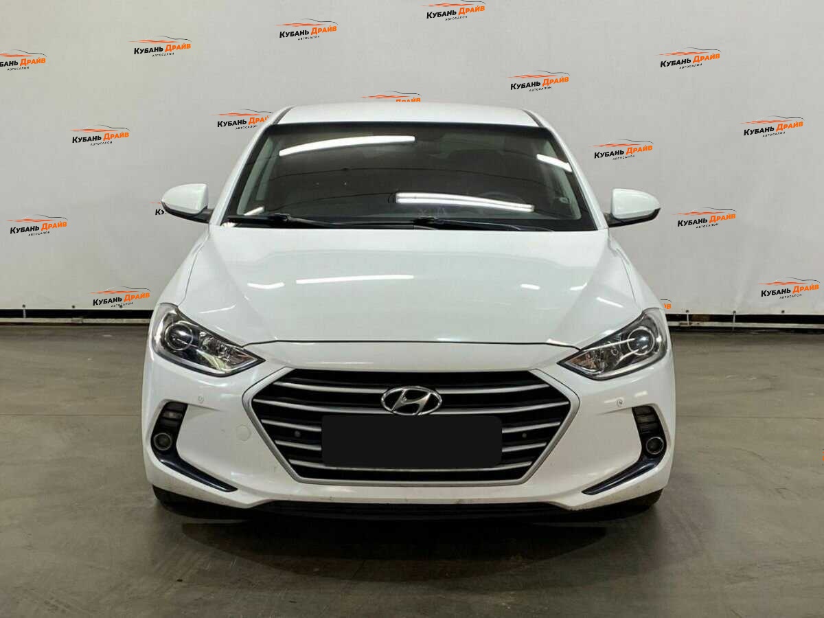 Hyundai Elantra 2017 года с пробегом. Фото: #1