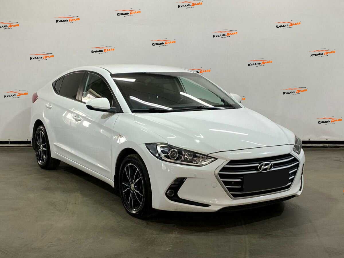 Hyundai Elantra 2017 года с пробегом. Фото: #2