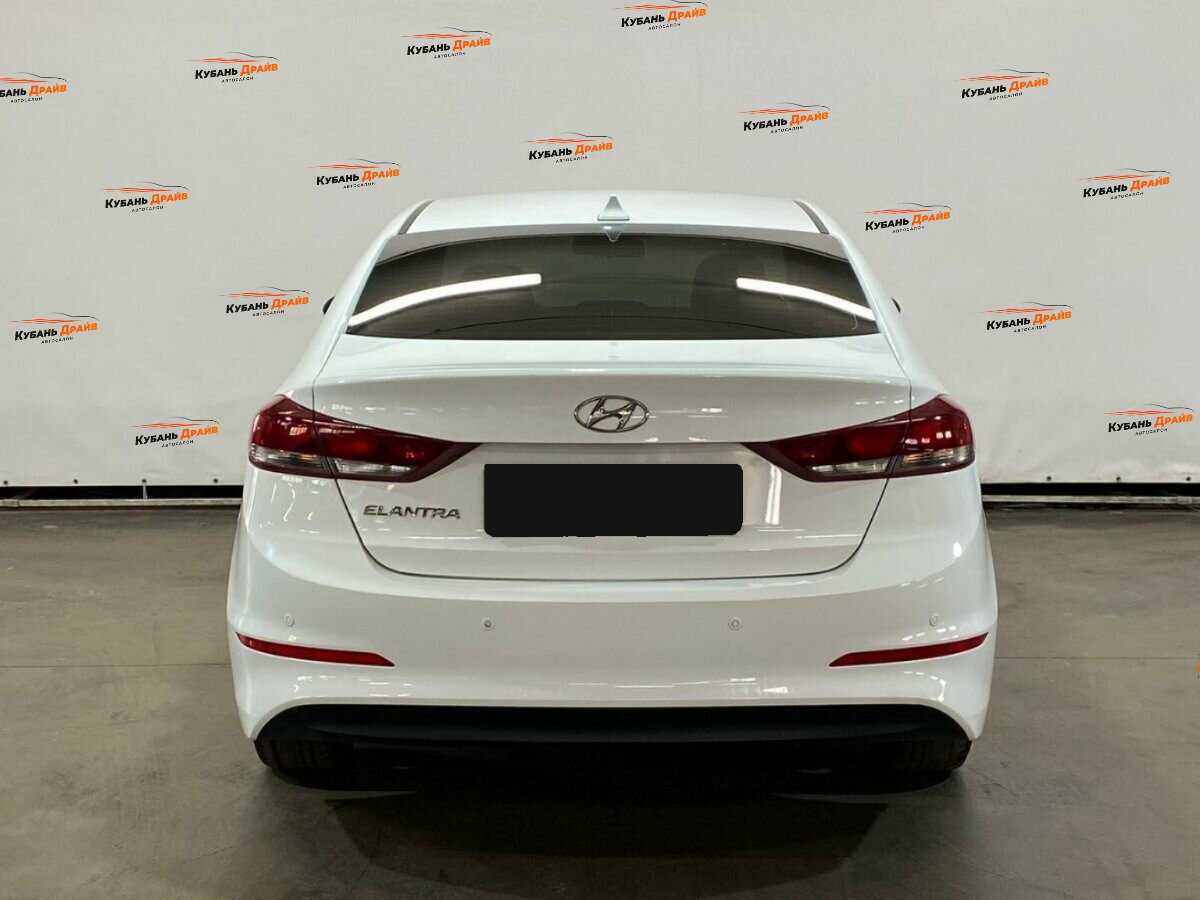 Hyundai Elantra 2017 года с пробегом. Фото: #5