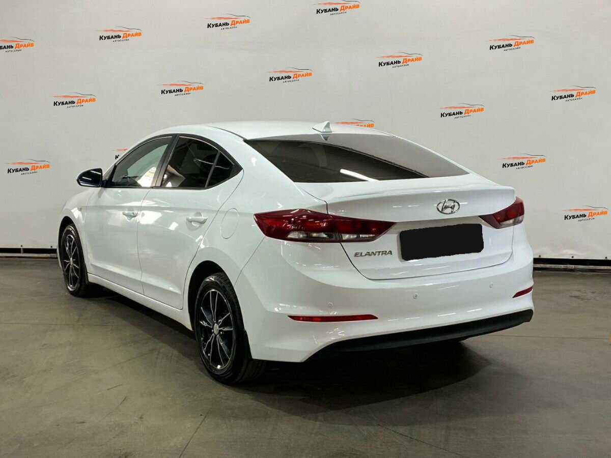 Hyundai Elantra 2017 года с пробегом. Фото: #6