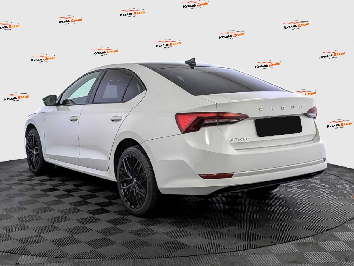 Skoda Octavia 2021 года с пробегом. Фото: #6