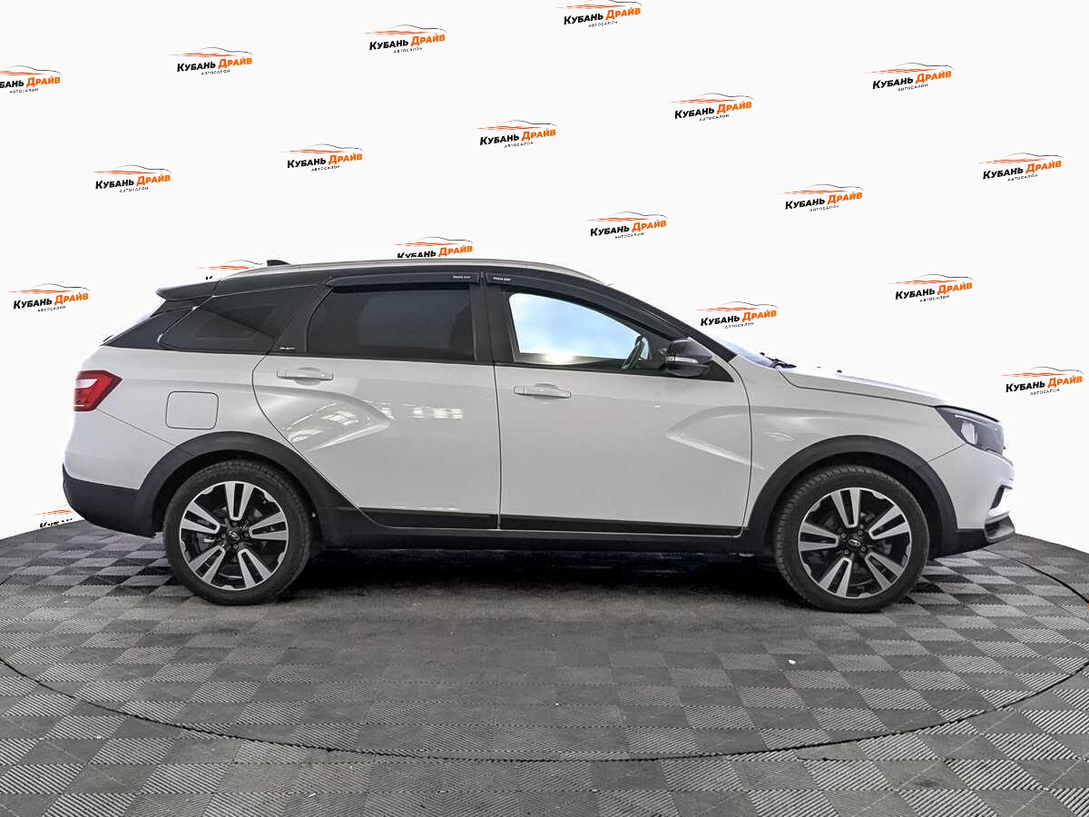 Lada (ВАЗ) Vesta 2021 года с пробегом. Фото: #3