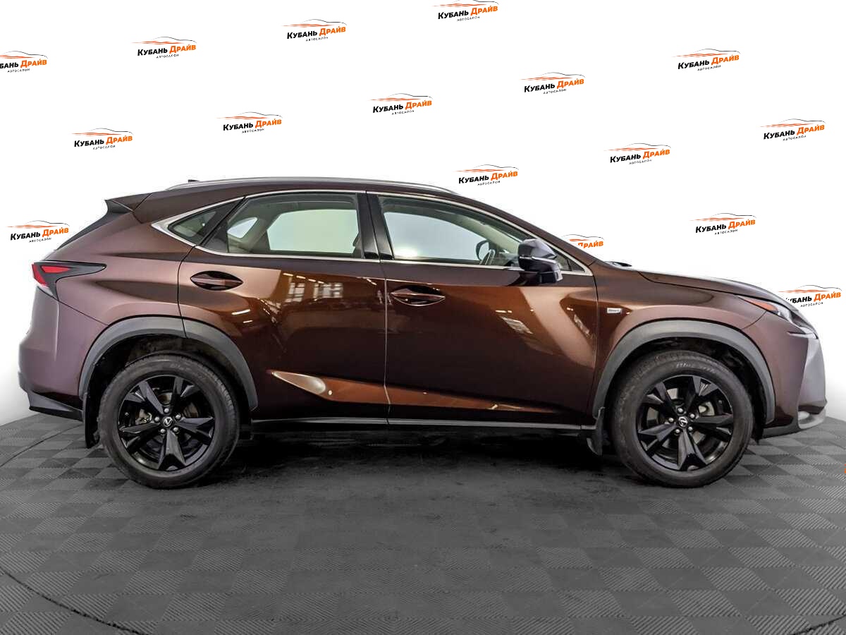 Lexus NX 2017 года с пробегом. Фото: #3