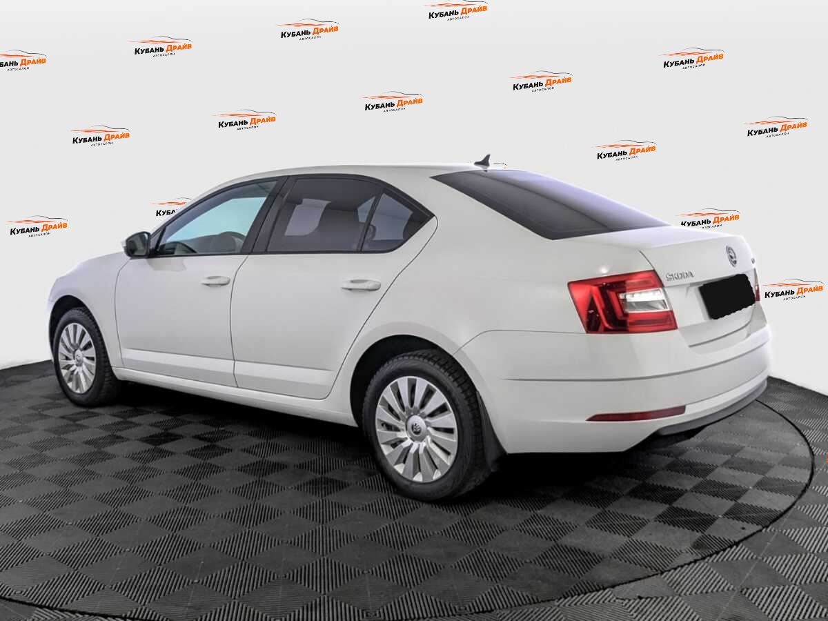 Skoda Octavia 2019 года с пробегом. Фото: #6