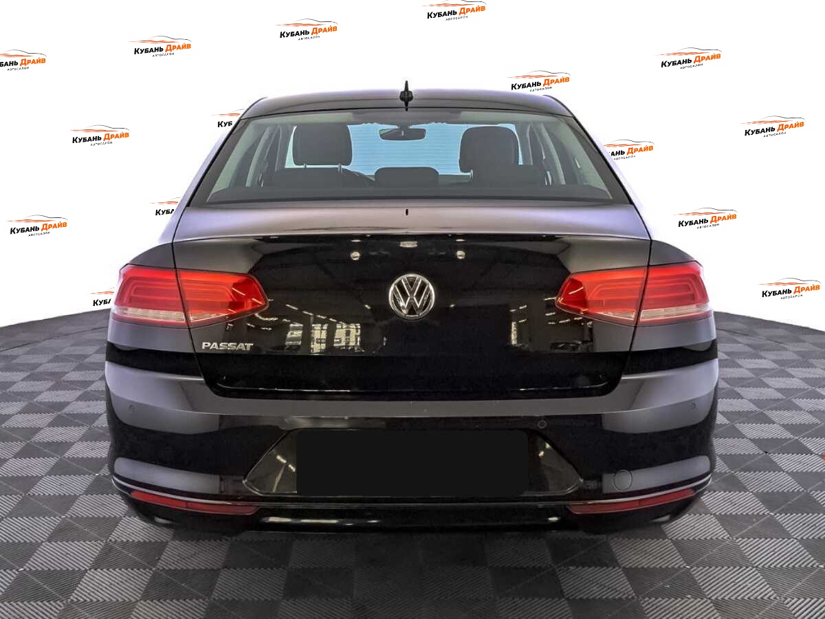 Volkswagen Passat 2018 года с пробегом. Фото: #5