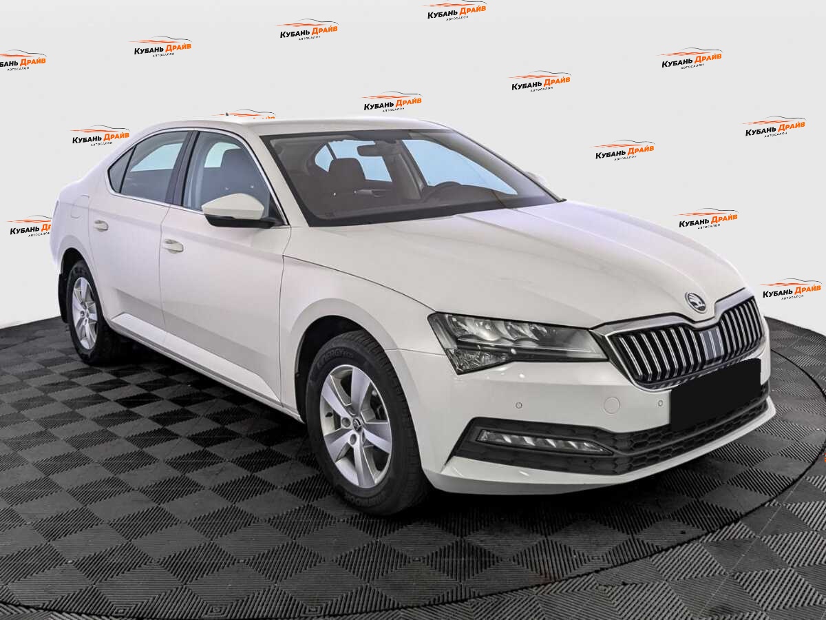 Skoda Superb 2021 года с пробегом. Фото: #2