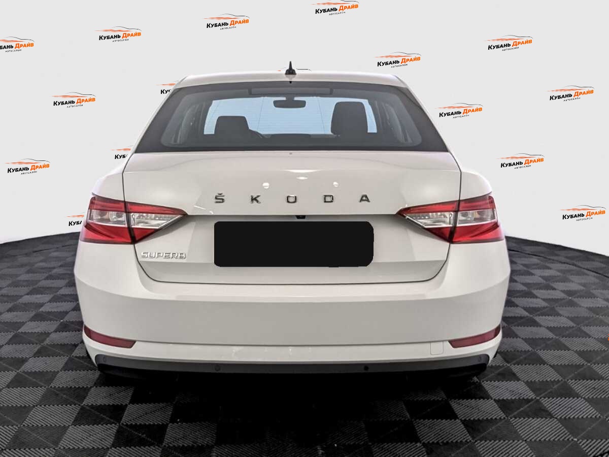 Skoda Superb 2021 года с пробегом. Фото: #5