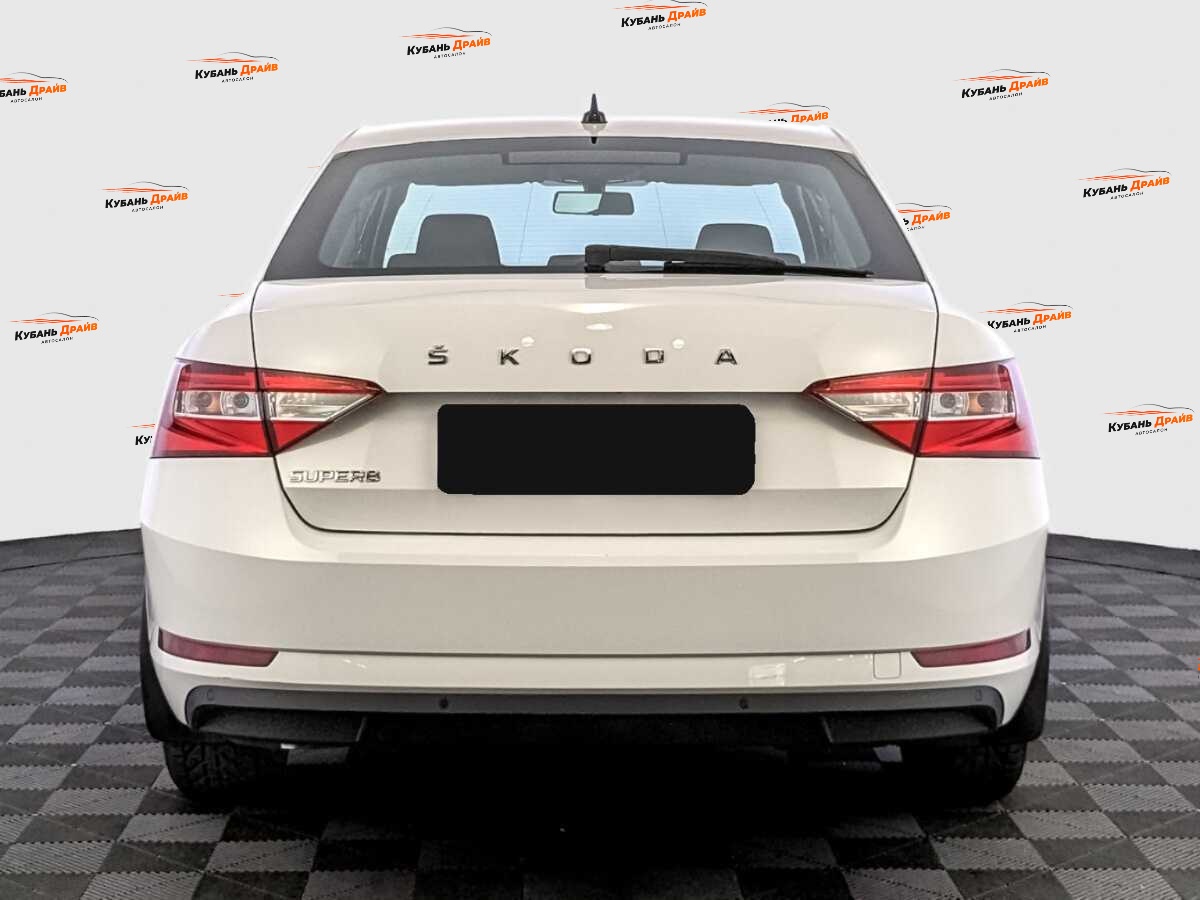 Skoda Superb 2021 года с пробегом. Фото: #5