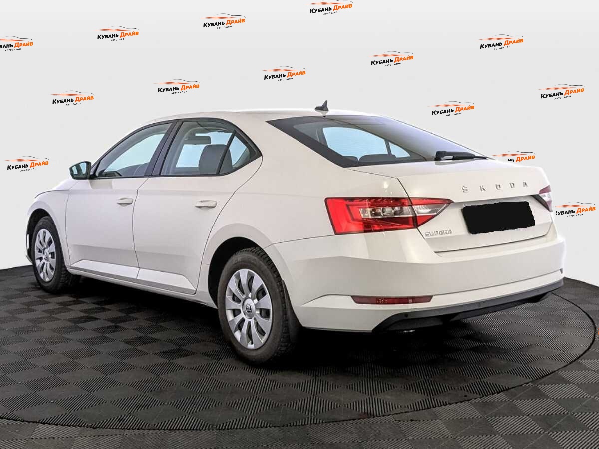 Skoda Superb 2021 года с пробегом. Фото: #6